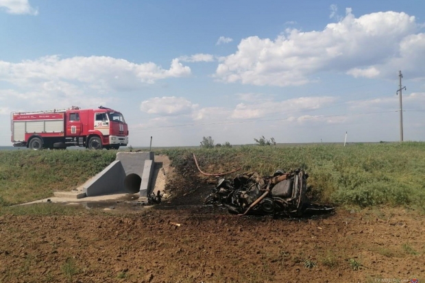 В аварии под Волгоградом полностью сгорел автомобиль
